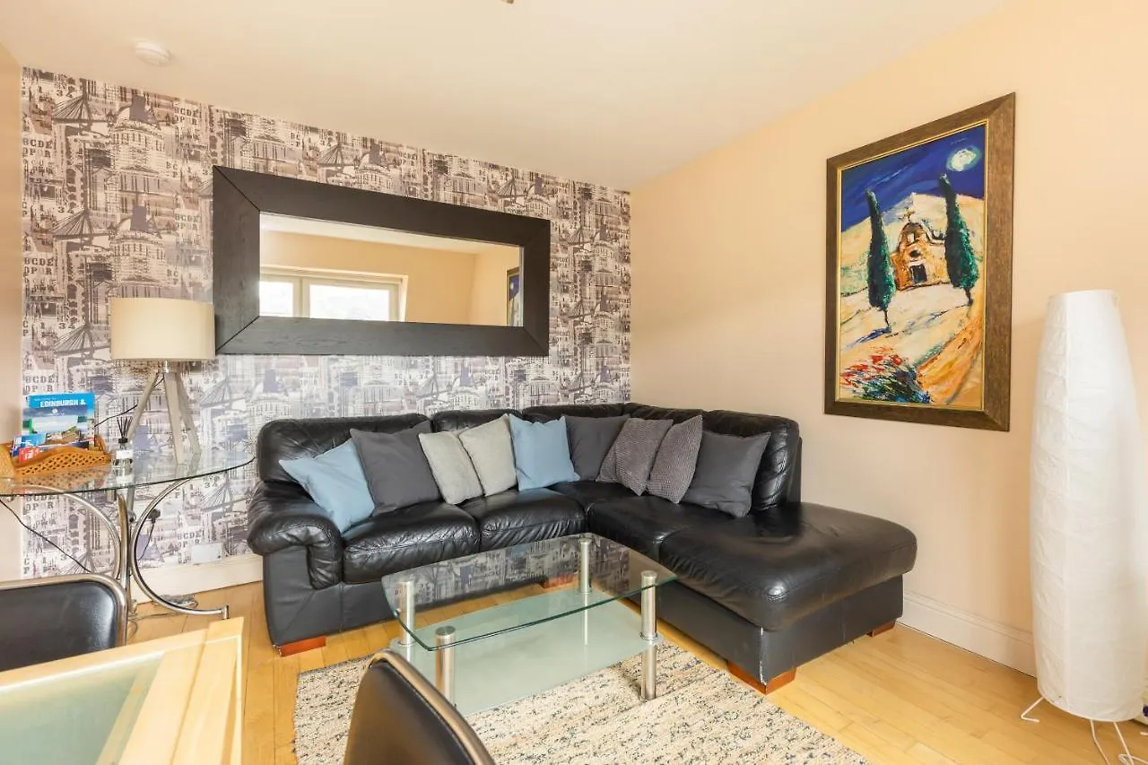 Amazing Castle View Apartment Edinburgh 0*,  United Kingdom