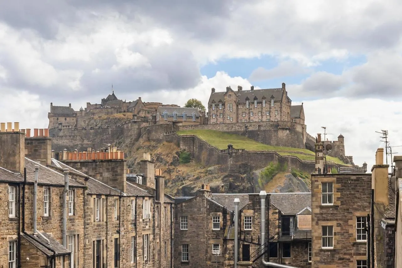 Amazing Castle View Apartment Edinburgh