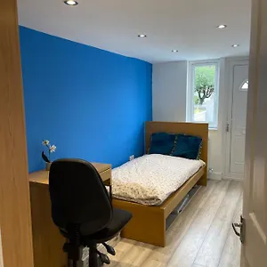  Homestay One Bedroom In Spacious Bungalow, Free Parking & Private Entrance