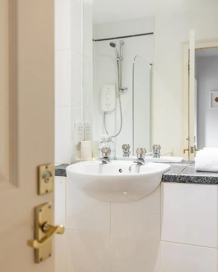 Amazing Castle View Apartment Edinburg